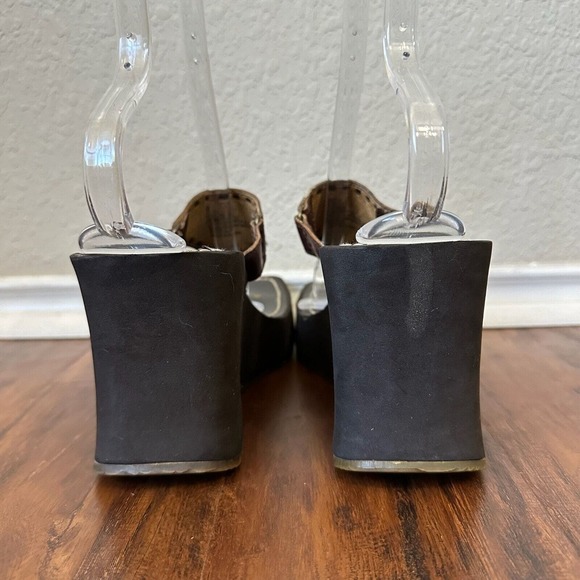 FRYE Summer Stud Thong Wedge Sandals in Burgundy Leather - Picture 6 of 10